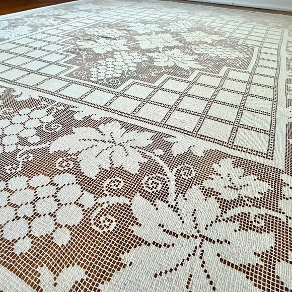 Vintage Lace Tablecloth Beige Grape Leaf Design Rectangular Dining Decor - Picture 10 of 12